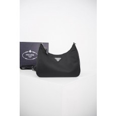 Prada clutch 22cm